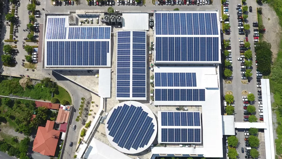 Sistema solar de 146.36 kWp instalado por EXEN en Santo Domingo